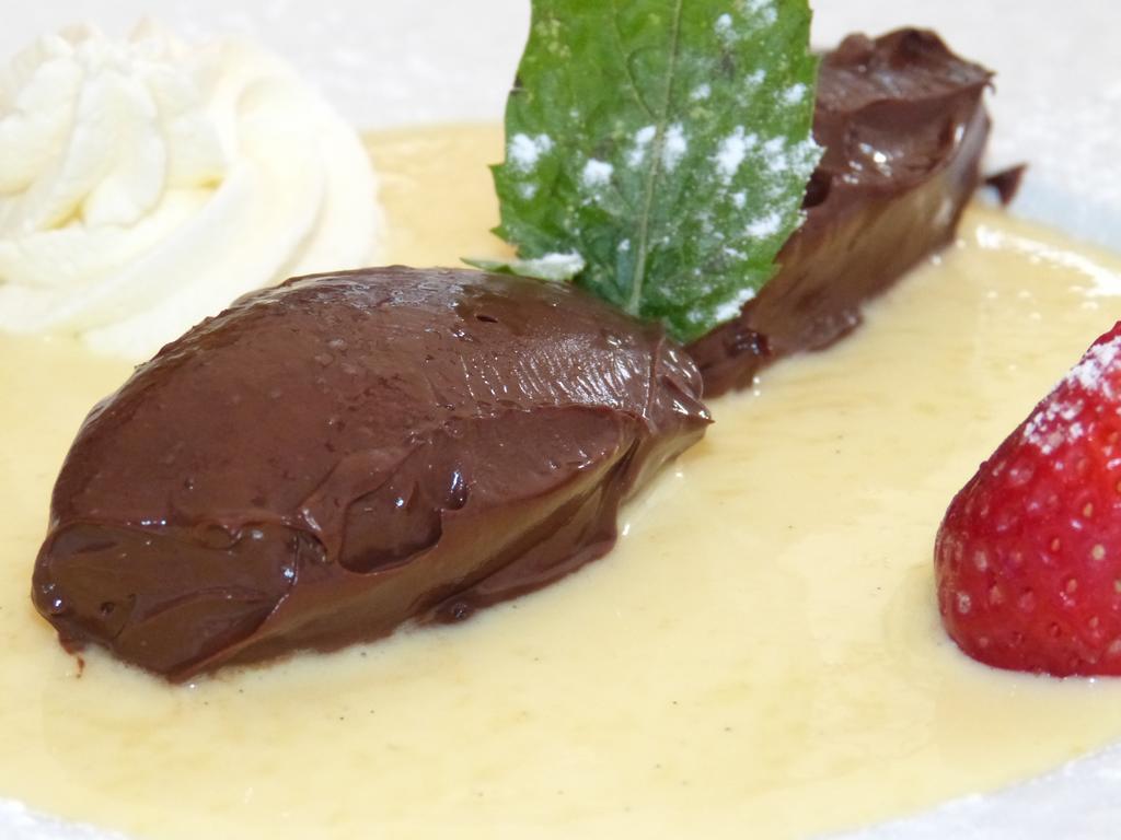 Hotel Restaurant "Le Relais" Courtenay  Kültér fotó